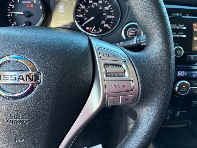 Used 2014 Nissan Rogue SV AWD/4WD image 18