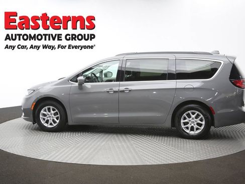 Used 2022 Chrysler Pacifica Touring-L image 62