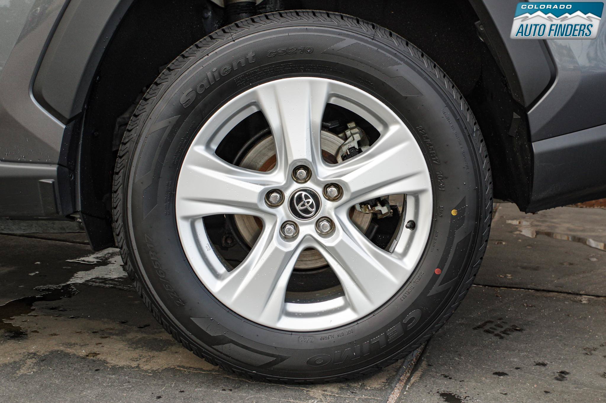 Used 2020 Toyota RAV4 XLE AWD/4WD image 25