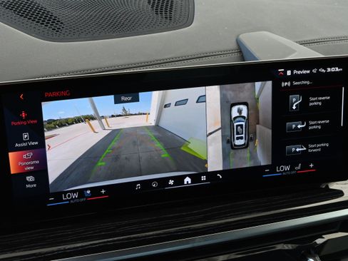Used 2025 BMW X7 M60i w/ Climate Comfort Package AWD/4WD image 19