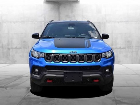 Used 2025 Jeep Compass Trailhawk AWD/4WD image 4