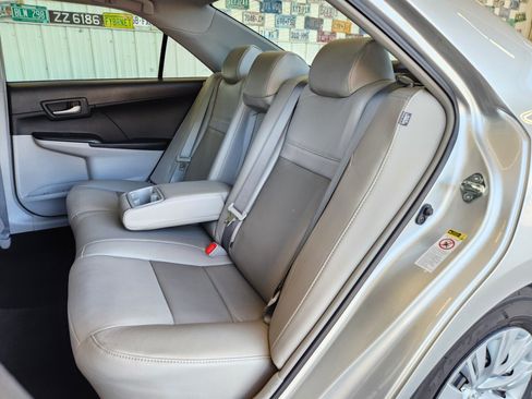 Used 2012 Toyota Camry LE FWD image 6