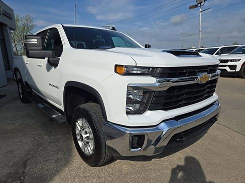 Used 2025 Chevrolet Silverado 2500 LT w/ Convenience Package AWD/4WD image 14