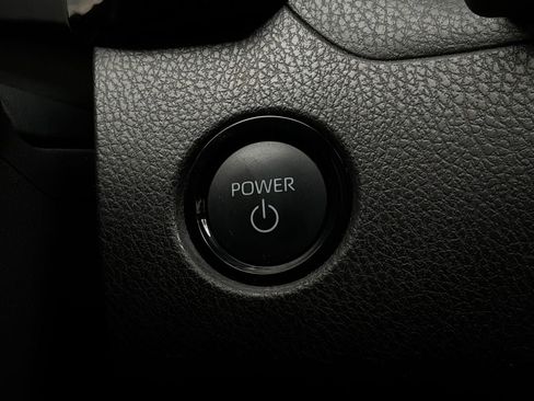 Used 2025 Toyota Camry SE FWD image 28