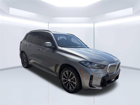 Used 2024 BMW X5 xDrive40i w/ M Sport Package AWD/4WD image 9