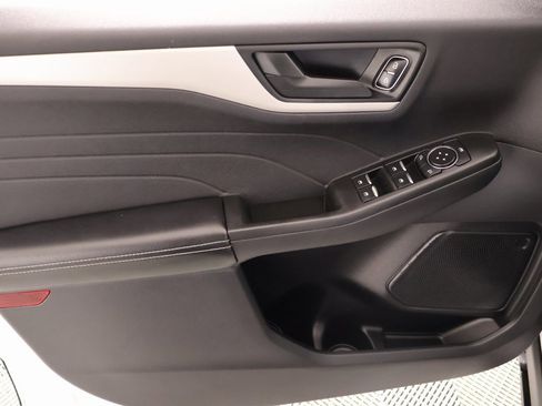 Used 2022 Ford Escape SE image 14