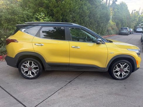 Used 2021 Kia Seltos SX AWD/4WD image 2