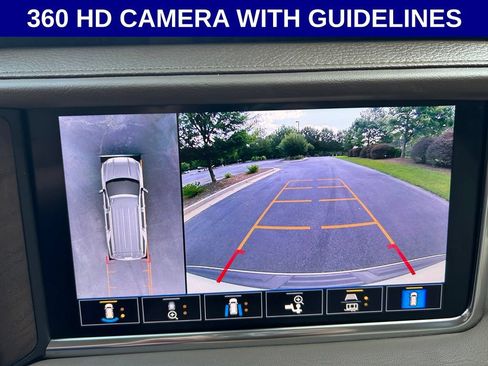 Used 2021 GMC Yukon XL Denali w/ Denali Premium Package AWD/4WD image 5