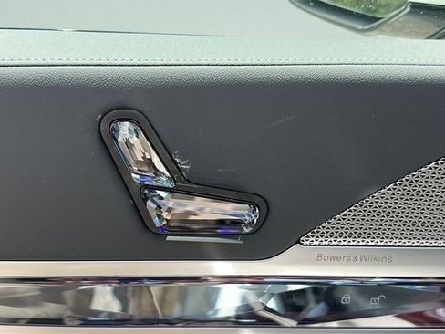 New 2026 BMW 760i xDrive w/ Premium Package AWD/4WD image 12