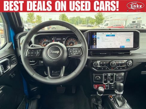 Used 2025 Jeep Gladiator Sport AWD/4WD image 25