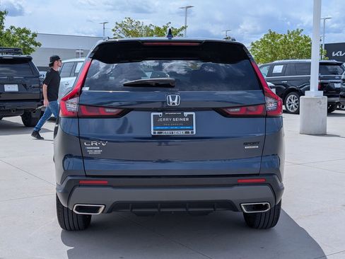 Used 2025 Honda CR-V Sport Touring image 5