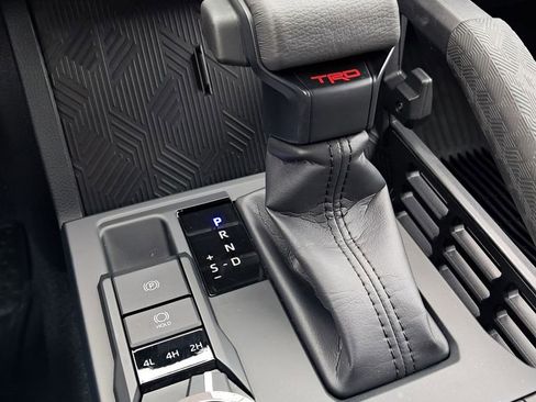 Used 2025 Toyota Tacoma TRD Sport image 24