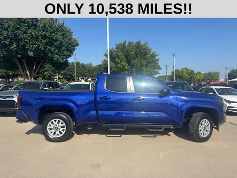 Used 2025 Toyota Tacoma SR5 AWD/4WD image 2