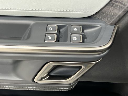 Used 2023 Rivian R1S Adventure image 13