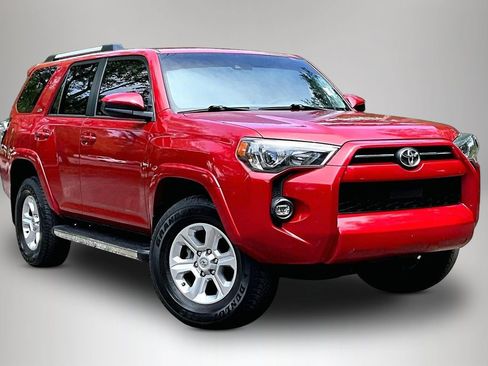 Used 2022 Toyota 4Runner SR5 AWD/4WD image 2