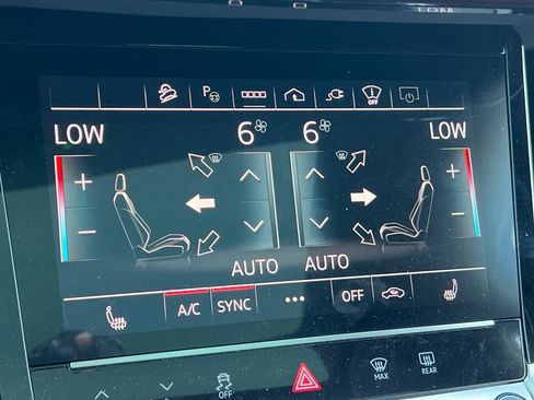 Used 2024 Audi Q8 e-tron Prestige w/ Prestige Package image 21