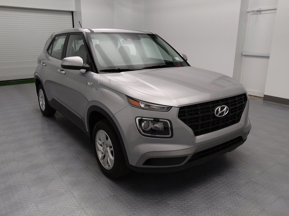 Used 2025 Hyundai Venue SE FWD image 13
