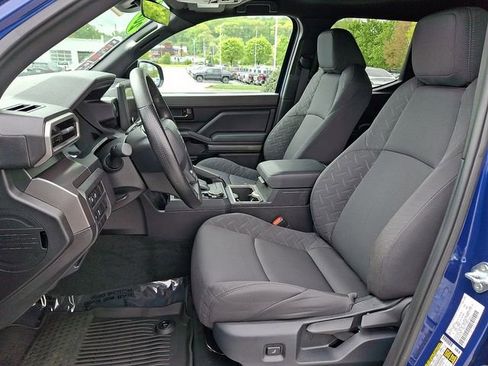 Certified 2025 Toyota Tacoma SR5 AWD/4WD image 13
