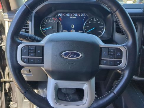 Used 2022 Ford Expedition XLT image 13