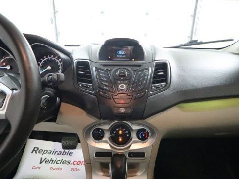 Used 2014 Ford Fiesta SE FWD image 12