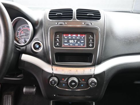 Used 2018 Dodge Journey SE w/ Blacktop Package FWD image 13