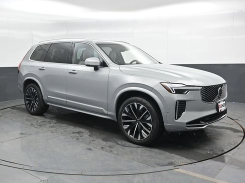 Used 2026 Volvo XC90 B6 Ultra w/ Protection Package Premier image 4