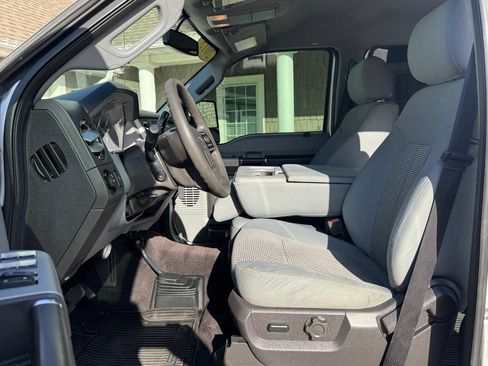 Used 2015 Ford F350 XLT w/ XLT Premium Package image 12