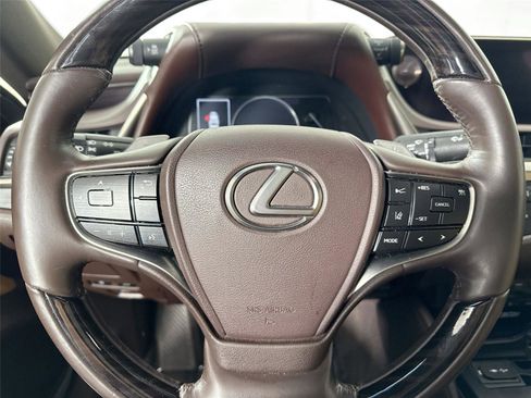 Used 2020 Lexus ES 350 Ultra Luxury w/ Accessory Package 2 FWD image 17