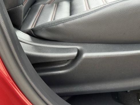 Used 2019 Nissan Kicks SR w/ SR Premium Package FWD image 28