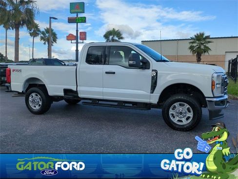Used 2025 Ford F350 XLT w/ FX4 Off-Road Package image 2