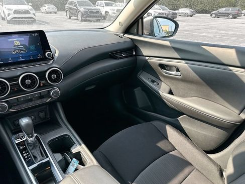 Used 2025 Nissan Sentra SV FWD image 28