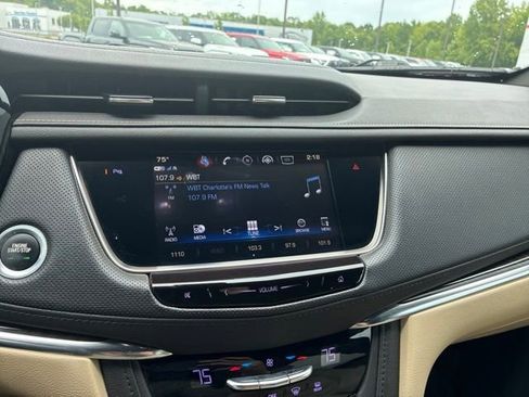 Used 2019 Cadillac XT5 FWD image 7