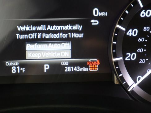 Used 2024 Toyota Highlander XLE AWD/4WD image 38