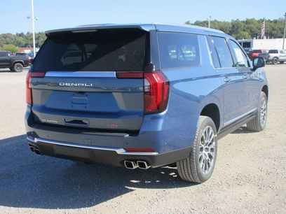 New 2026 GMC Yukon XL Denali w/ Sun & Power Step Package