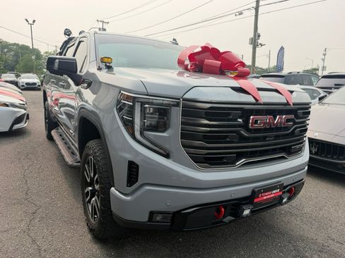 Used 2024 GMC Sierra 1500 AT4 w/ Technology Package AWD/4WD image 16