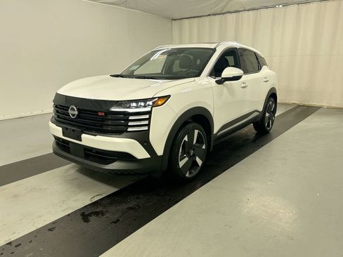 New 2025 Nissan Kicks SR w/ SR Premium Package image 4