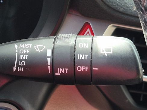 Used 2021 Toyota Sienna XLE FWD image 9