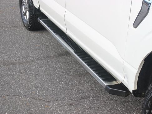 Used 2023 Ford F150 Lariat AWD/4WD image 10