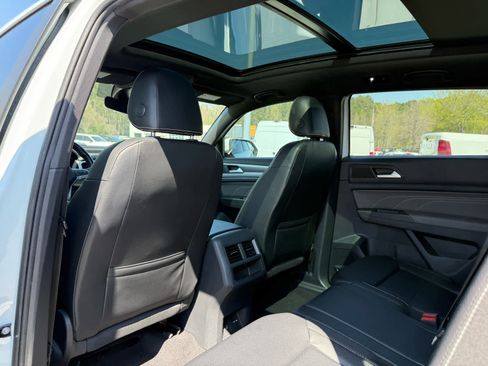 Used 2022 Volkswagen Atlas Cross Sport SEL R-Line image 24