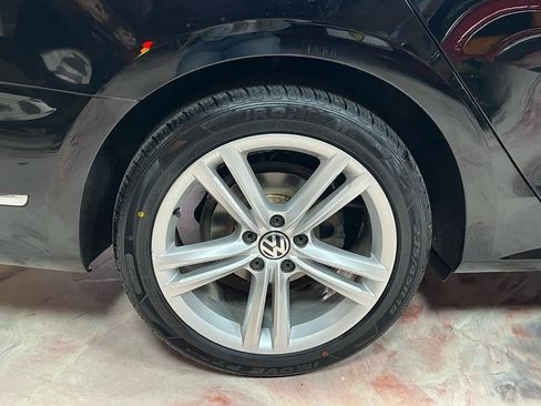 Used 2014 Volkswagen Passat TDI SE FWD image 37