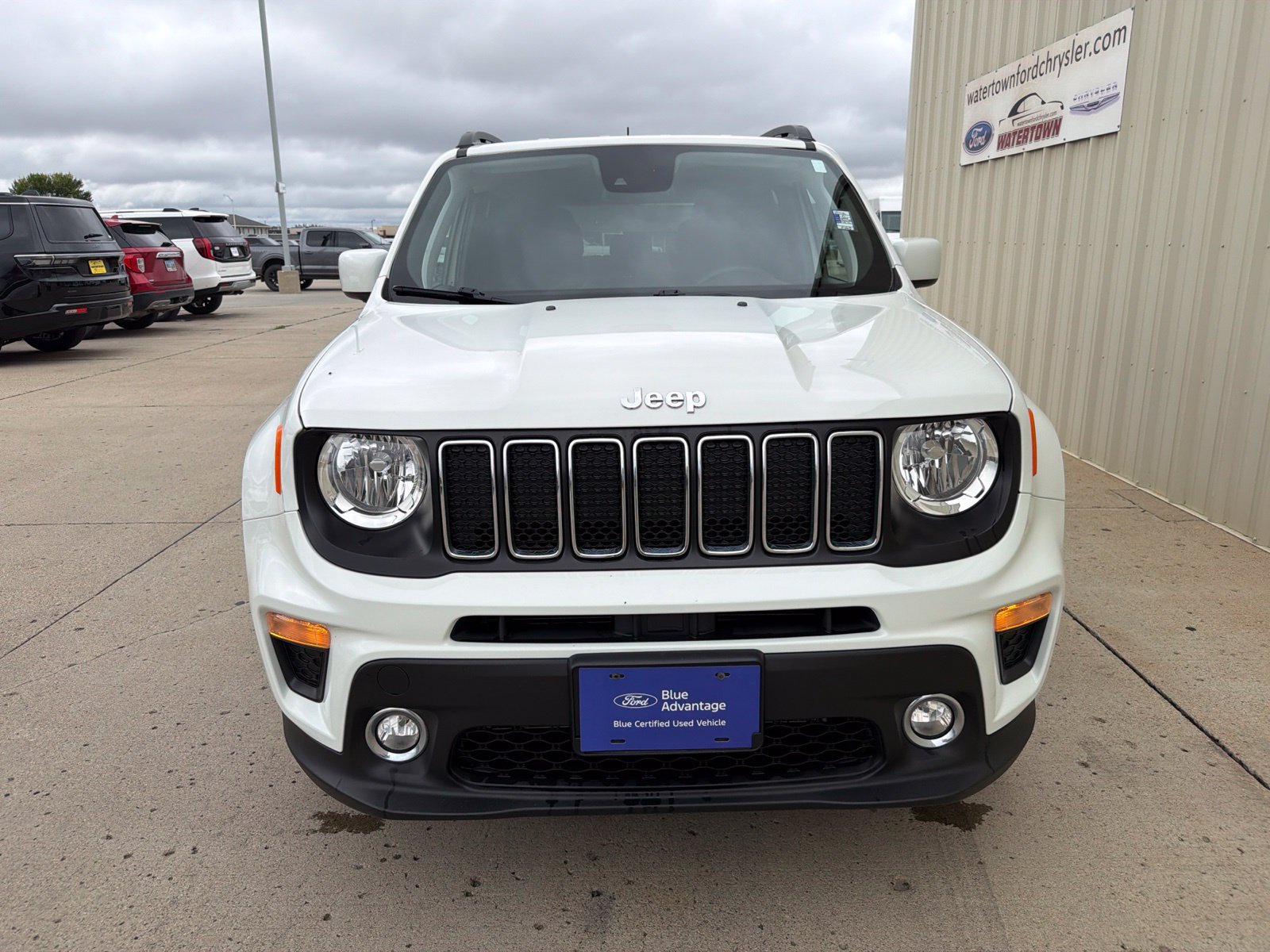 Used 2021 Jeep Renegade Latitude AWD/4WD image 3