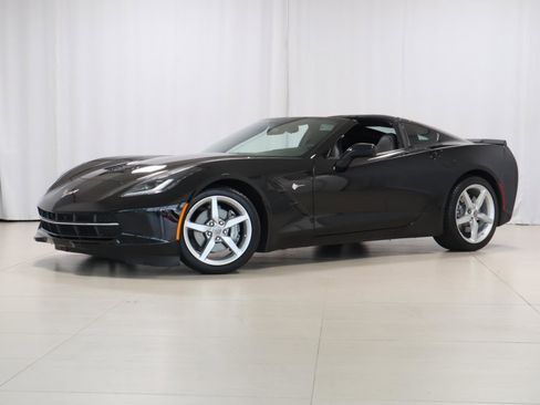 Used 2014 Chevrolet Corvette 2dr Cpe w/1LT RWD image 1