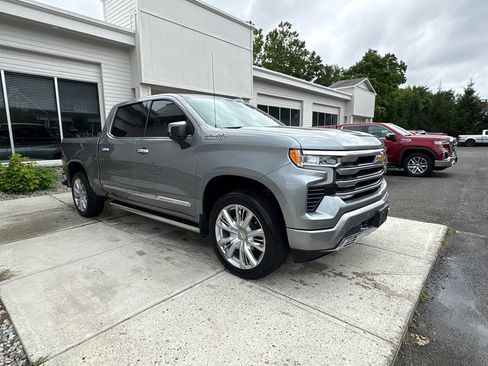 Used 2023 Chevrolet Silverado 1500 High Country w/ Technology Package AWD/4WD image 5