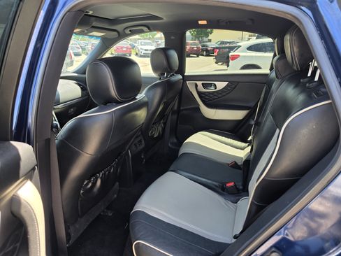 Used 2017 INFINITI QX70 AWD w/ Limited Package image 19