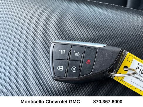 Used 2025 Chevrolet Equinox LT w/ Convenience Package II image 19