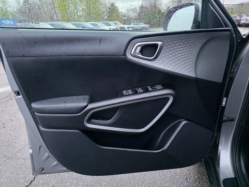 Certified 2023 Kia Soul LX w/ LX Technology Package FWD image 23