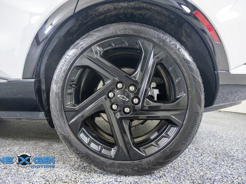 Used 2024 Chevrolet Equinox EV RS FWD image 45