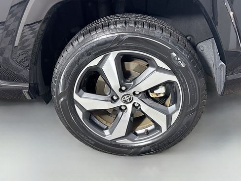 Certified 2025 Toyota RAV4 SE image 30