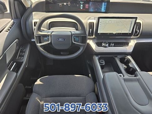 Used 2025 Ford Expedition Active RWD image 14