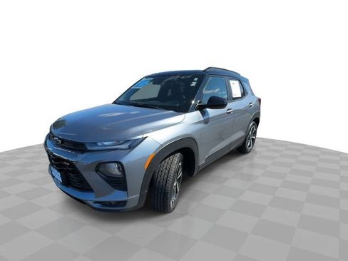 Used 2021 Chevrolet TrailBlazer RS w/ Sun and Liftgate Package FWD image 4